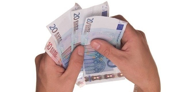 tips_for_taking_out_a_payday_loan.jpg